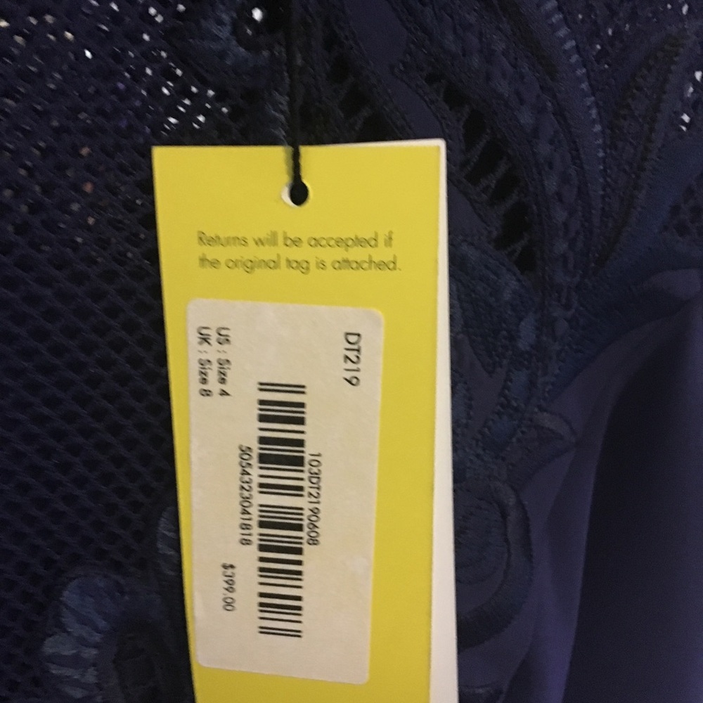 NWT Karen Millen Mesh & lace pencil dress - Picture 5 of 8